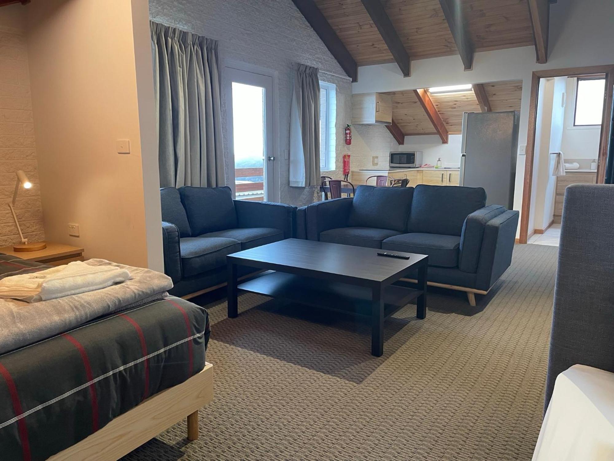 Готель Alpine Retreat Mt Buller Маунт-Буллер Екстер'єр фото